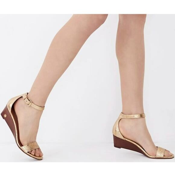 Tory Burch NEW Savannah Wedge Cracked Gold Leather Sandal Womens Size 9.5 NWOT - Picture 2 of 15
